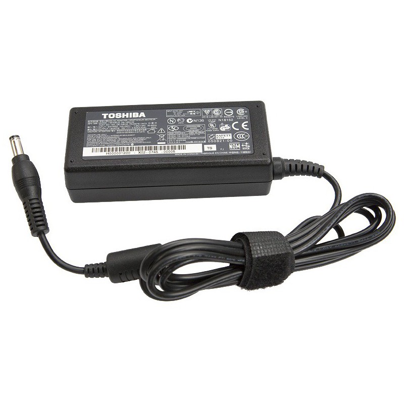 CHARGEUR TOSHIBA 19 V 4.74A